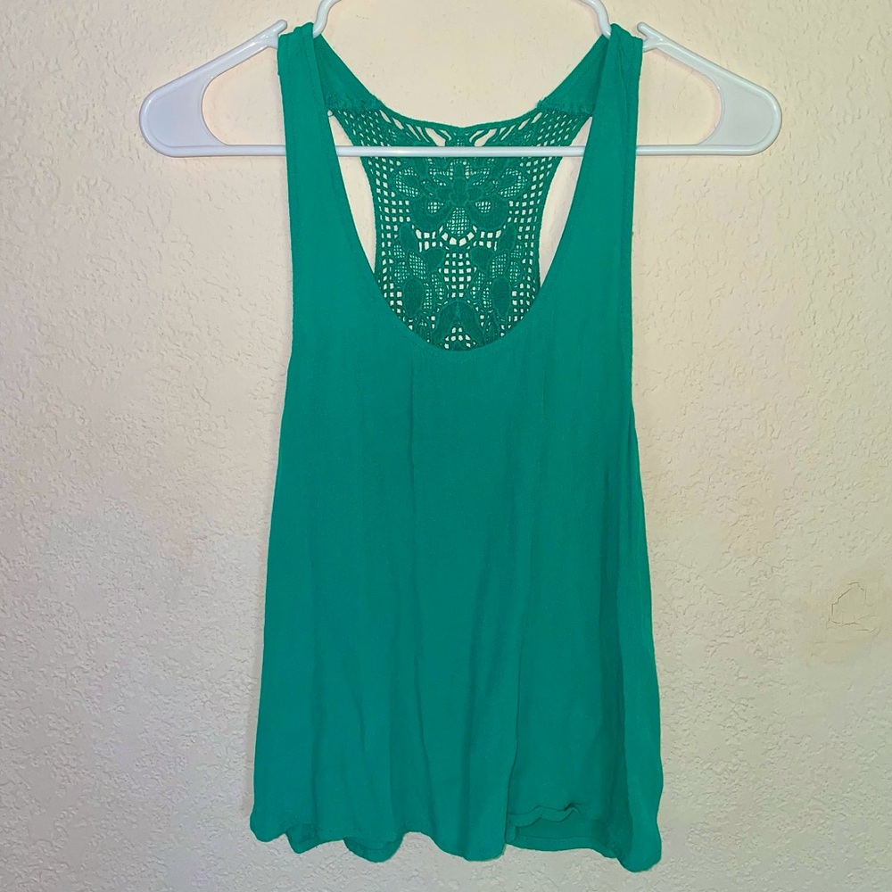 💲10 / 2️⃣ Green Lace Detail Tank Top